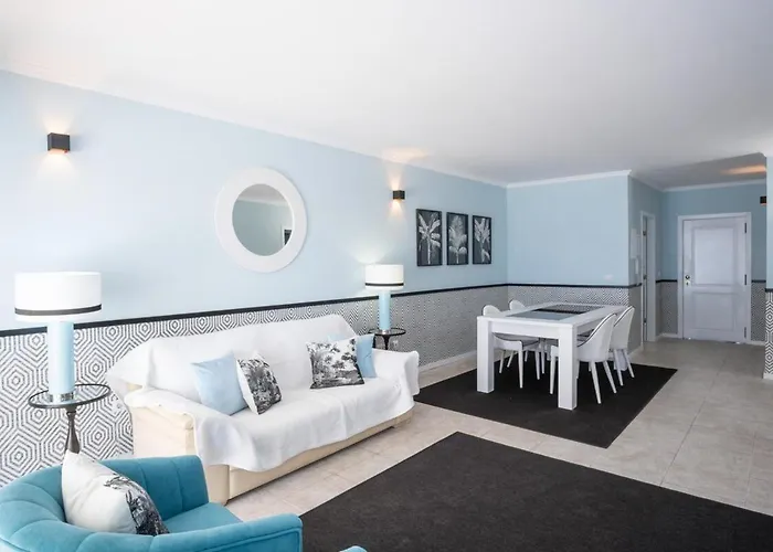 London Old Town Albufeira